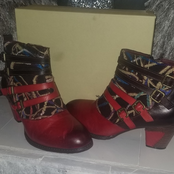 Boots - Picture 2 of 2